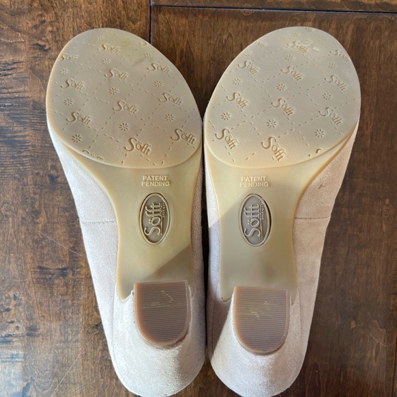 Sofft cream beige suede block heel pumps size 6 - Picture 6 of 6